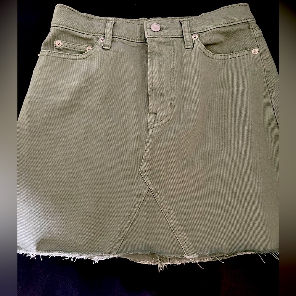 Gap Denim Sage Mini Skirt Size 25‎